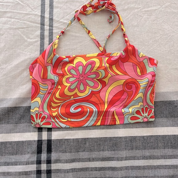 Fun crop top - Picture 3 of 3